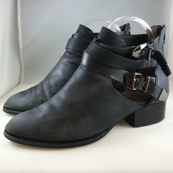 Jeffrey Campbell Shoes - Jeffrey Campbell Black Leather EVERLY Bootie Sz 9